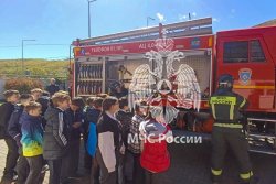 Курсанты Академии провели открытый урок для учеников начальных классов