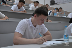 Абитуриенты сдали вступительный экзамен по математике