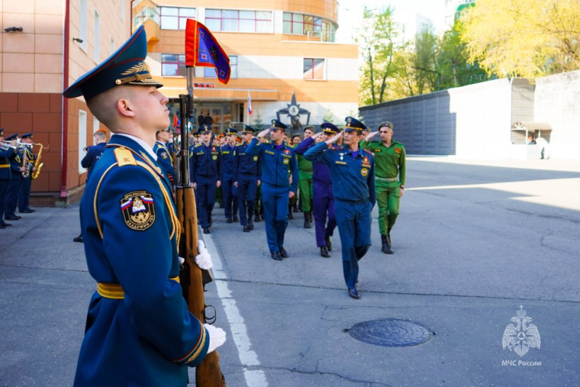 Личный состав вуза проводил поисковый отряд Академии на весеннюю Вахту Памяти