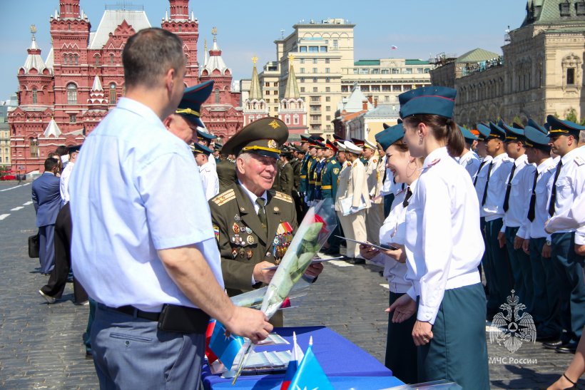 На Красной площади состоялся выпуск молодых специалистов