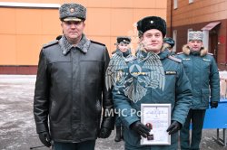 На плацу Академии состоялось построение переменного и постоянного состава