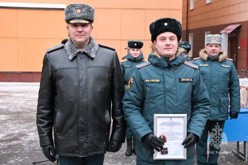 На плацу Академии состоялось построение переменного и постоянного состава