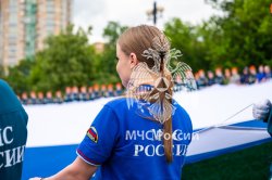 Личный состав Академии ГПС МЧС России провел патриотическую акцию ко Дню России 