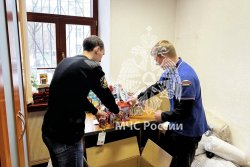 В начале декабря в Академии был открыт пункт сбора гуманитарной помощи