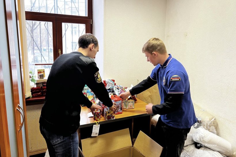 В начале декабря в Академии был открыт пункт сбора гуманитарной помощи
