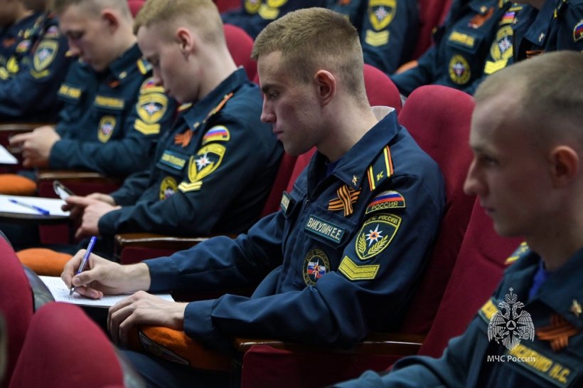 Курсанты Академии приняли участие в международной образовательно-патриотической акции «РусФест»