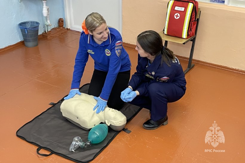 Студенты Академии провели кадетам МБОУ «Веселёвской средней общеобразовательной школы» урок по основам первой помощи 