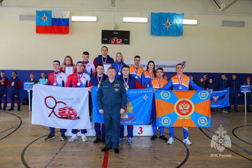 Сборная Академии по плаванию стала победителем первенства МЧС России