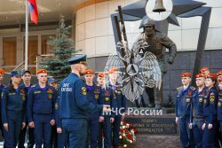 Личный состав вуза проводил поисковый отряд Академии на весеннюю Вахту Памяти