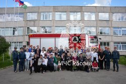 Личный состав Академии ГПС МЧС России провел военно-патриотическую игру «Зарница»