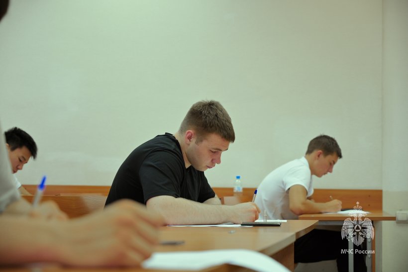 Сегодня в Академии прошёл один из сложнейших этапов абитуриентских сборов – вступительный экзамен по математике