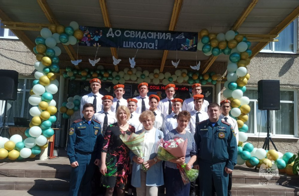 Сотрудники Академии ГПС МЧС России провели занятие с кадетами Веселевской школы