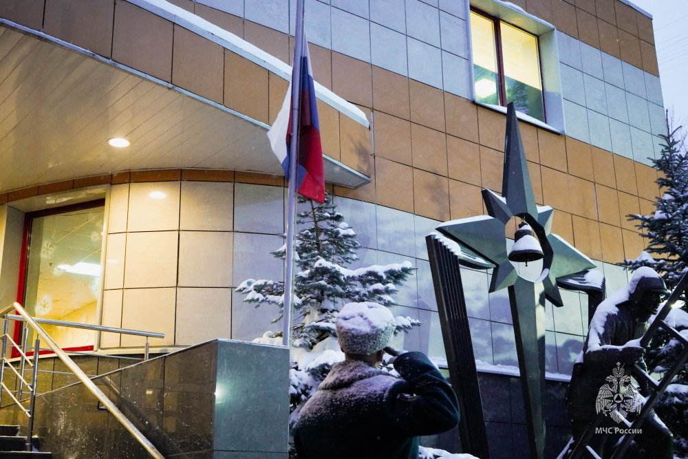 На плацу Академии состоялось построение переменного и постоянного состава