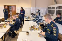 Личный состав Академии ГПС МЧС России продолжает оказывать посильную помощь участникам СВО
