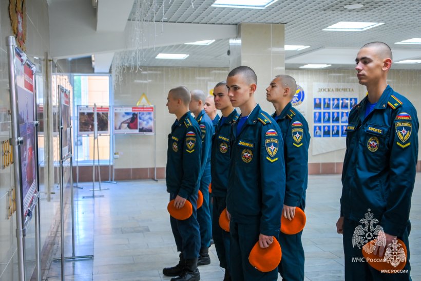 В Академии ГПС МЧС России работает фотовыставка «Огнеборцы Москвы»