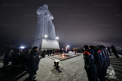 Александр Куренков дал старт арктической экспедиции МЧС России - эстафете памяти в Мурманске