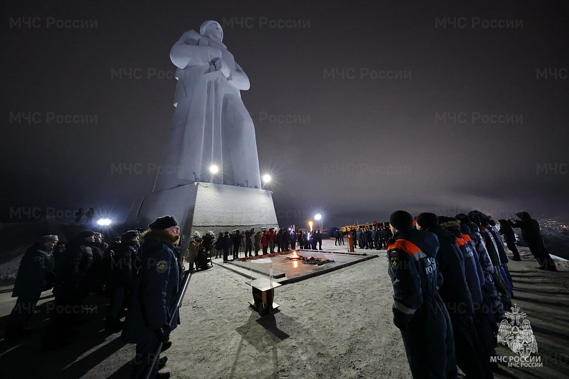 Александр Куренков дал старт арктической экспедиции МЧС России - эстафете памяти в Мурманске