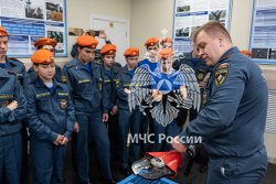 Академия открыла двери для учащихся кадетского класса из Приморского края