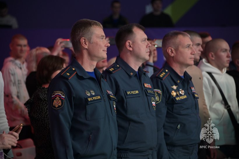 Сотрудники и курсанты вуза приняли участие в концерте творческих коллективов МЧС России на ВДНХ