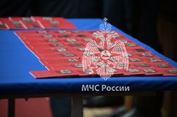 Курсантам Академии вручили удостоверения, жетоны и книжки спасателей