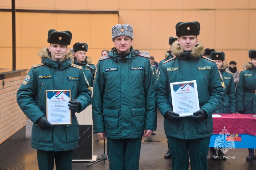 На плацу Академии состоялось построение переменного и постоянного состава