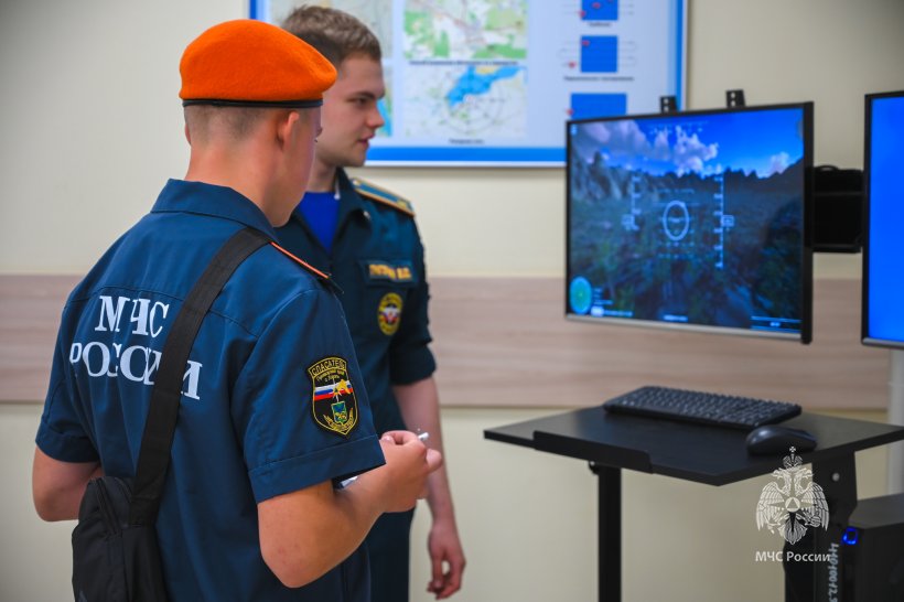 В рамках ознакомительной программы для гостей из МБОУ СОШ № 3 села Хороль Приморского края состоялась экскурсия