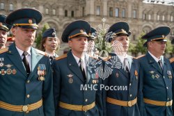 На Красной площади вручили дипломы молодым специалистам Академии