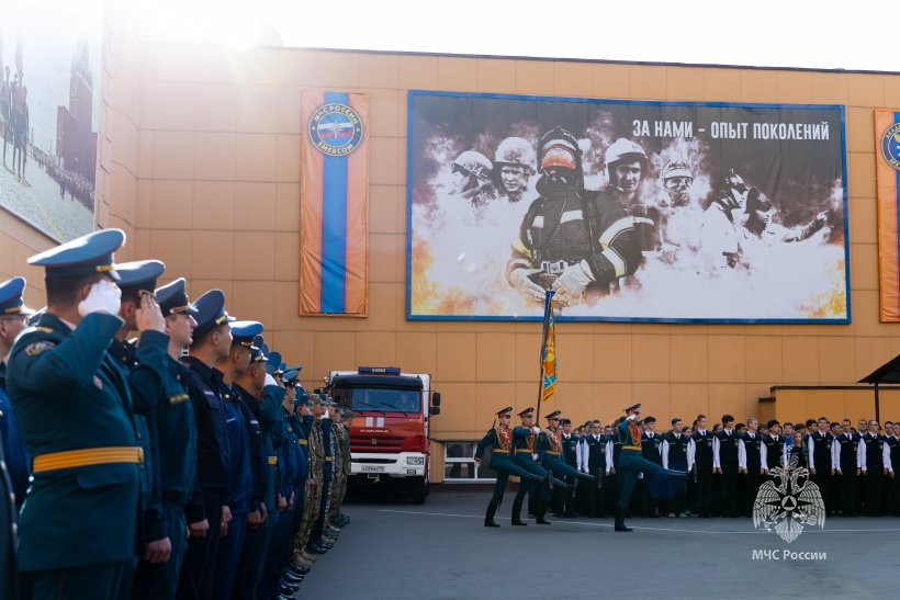  В Академии прошла торжественная линейка, посвященная Дню знаний   