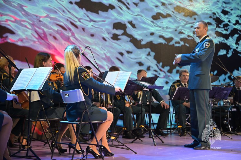 Сотрудники и курсанты вуза приняли участие в концерте творческих коллективов МЧС России на ВДНХ