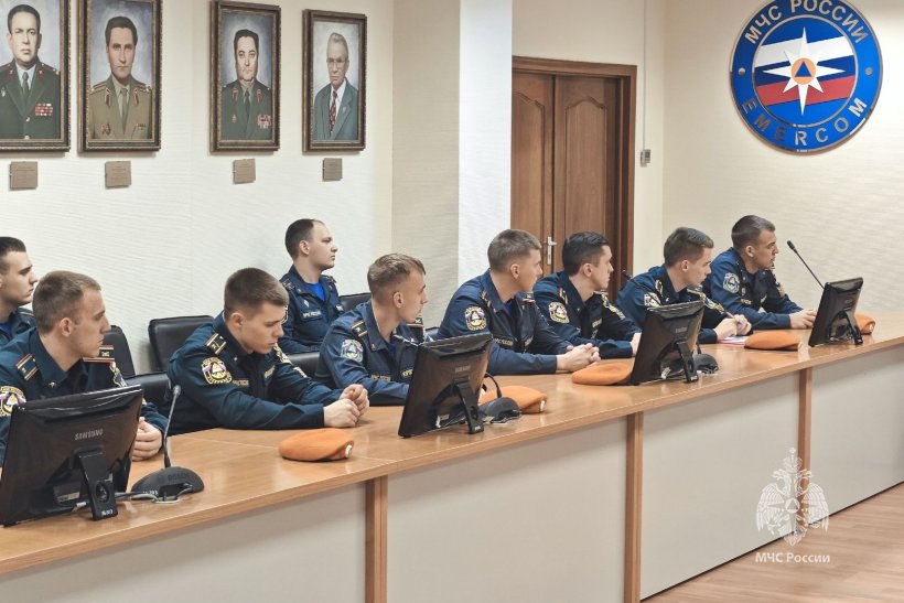 Курсанты выпускных курсов встретились с представителями СУ ФПС № 72 МЧС России и ГУ МЧС России по г. Москве