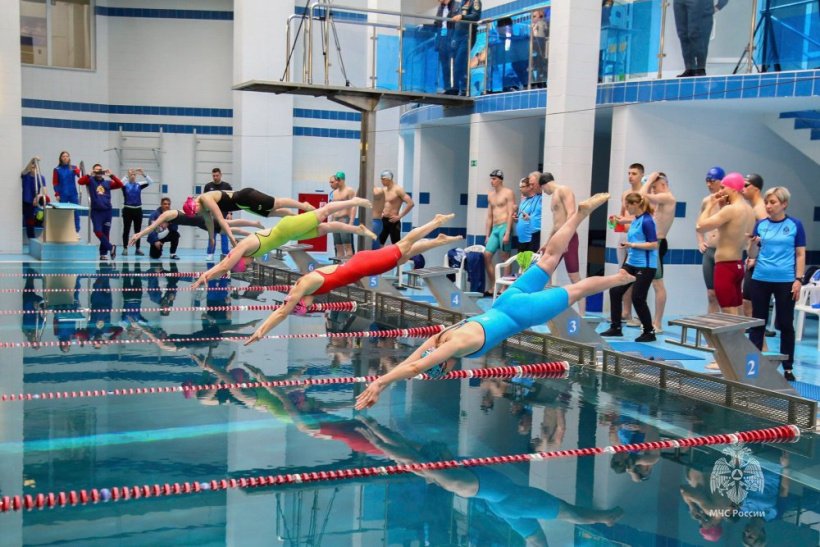 Сборная Академии по плаванию стала победителем первенства МЧС России