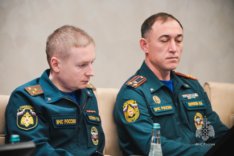 Заместители главы МЧС России провели занятия со слушателями Академии