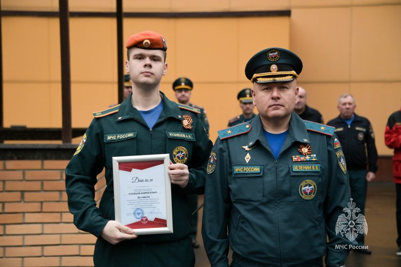 На плацу Академии состоялось построение постоянного и переменного состава