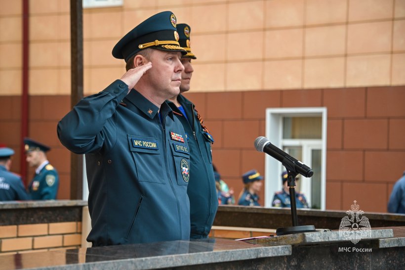 в Академии состоялось торжественное построение ко Дню пожарной охраны