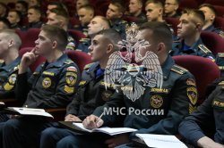 Курсанты выпускных курсов встретились с представителями СУ ФПС № 72 МЧС России