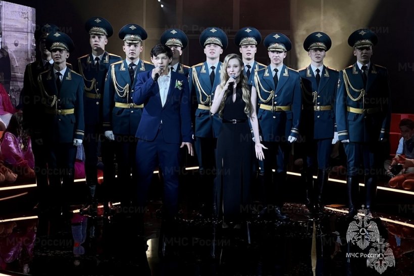 Героические истории сотрудников МЧС России в песнях исполнили юные артисты на музыкальном шоу «Пламенные сердца 2023»