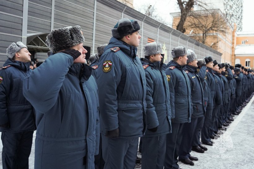 На плацу Академии состоялось построение переменного и постоянного состава