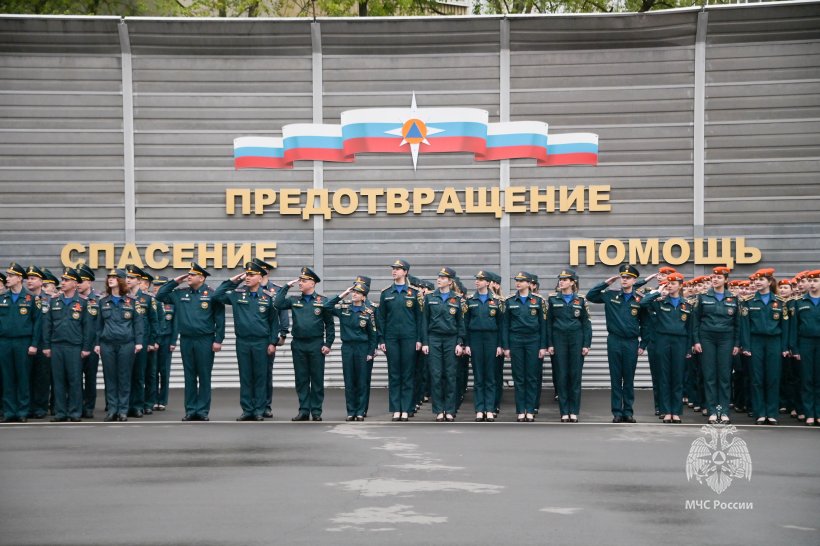 На плацу Академии состоялось построение постоянного и переменного состава
