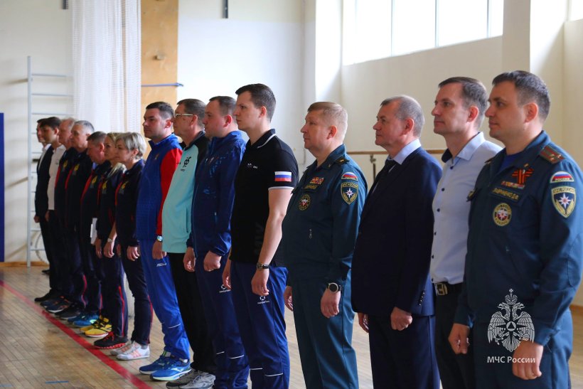 Сборная Академии по плаванию стала победителем первенства МЧС России