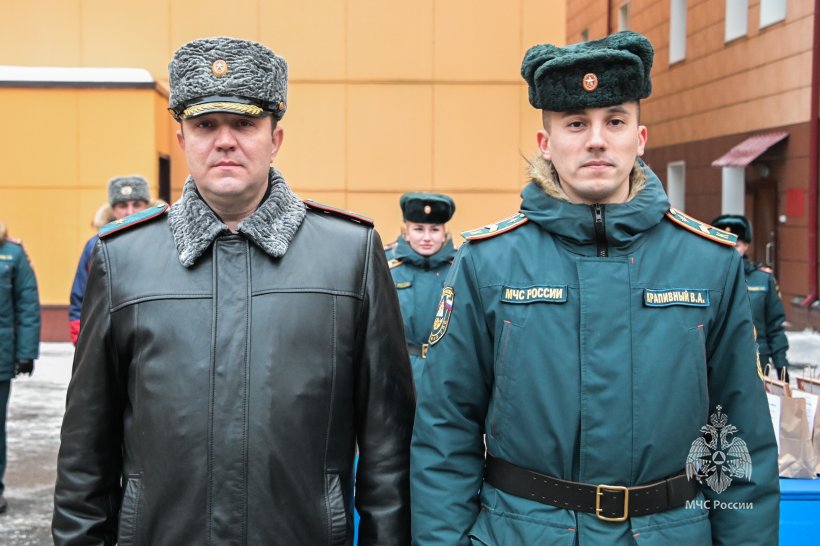 На плацу Академии состоялось построение переменного и постоянного состава