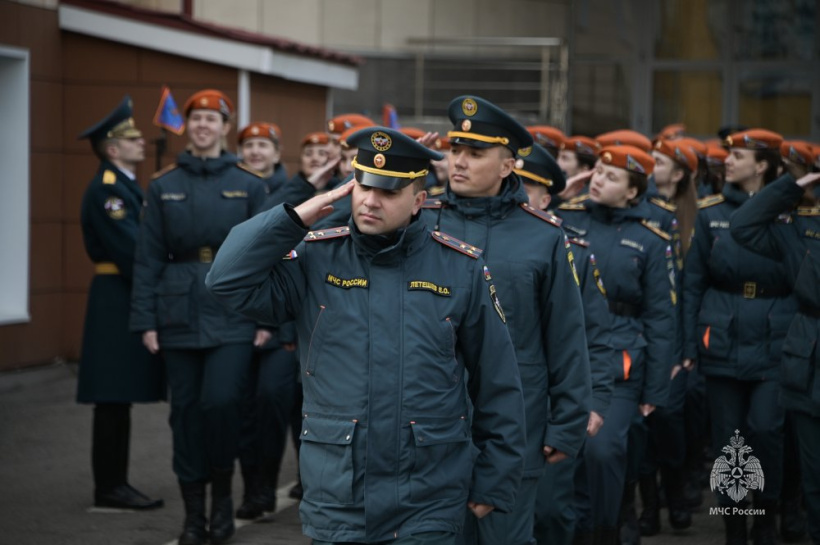 На плацу вуза состоялся общеакадемический развод