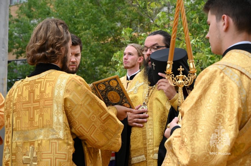 Архиепископ Егорьевский Матфей совершил молебен на месте основания храма при Академии