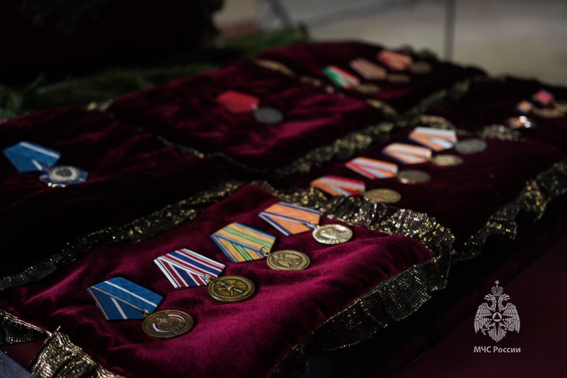 Личный состав МЧС России простился с Алексеем Федосеевым 