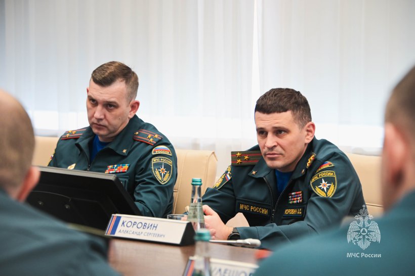 Заместители главы МЧС России провели занятия со слушателями Академии