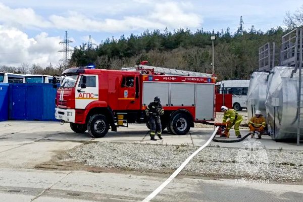 Курсанты Академии ликвидировали условный пожар в Геленджике