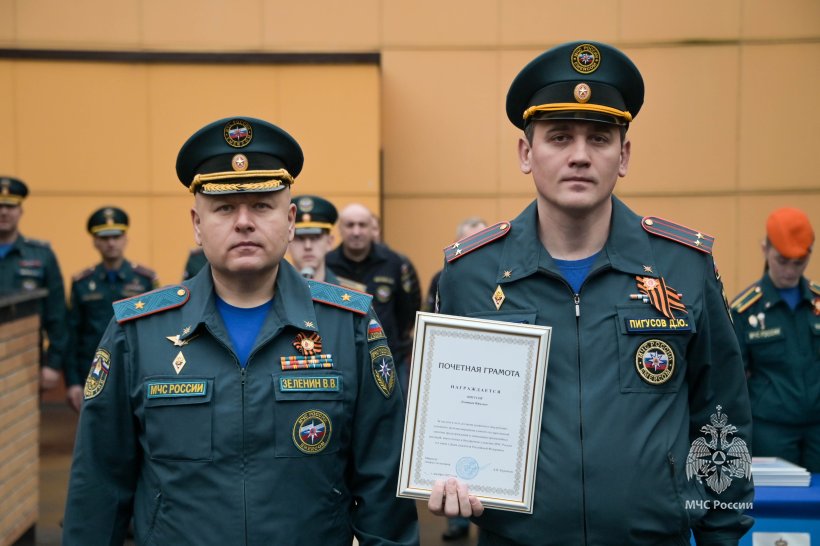 На плацу Академии состоялось построение постоянного и переменного состава