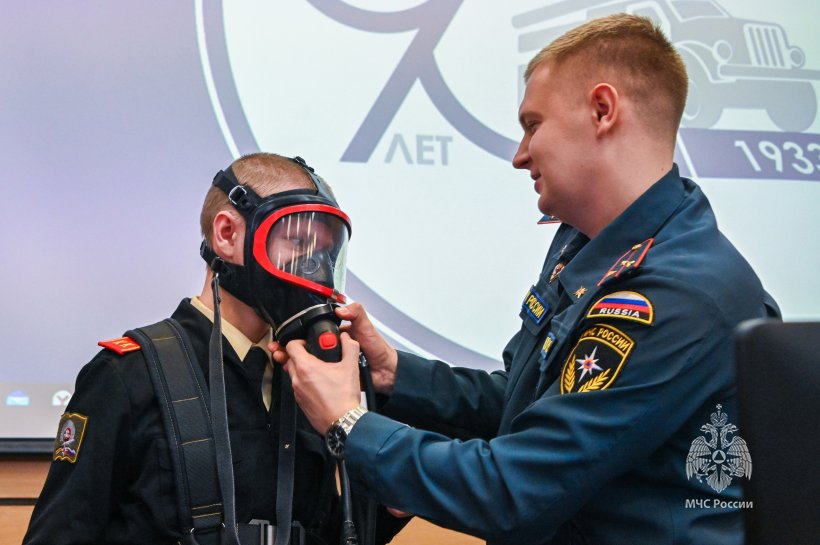 В рамках соглашения Департамента образования и науки города Москвы с Академией ГПС МЧС России для учащихся 10 и 11 кадетских классов столицы был реализован цикл мероприятий профориентационной направленности.