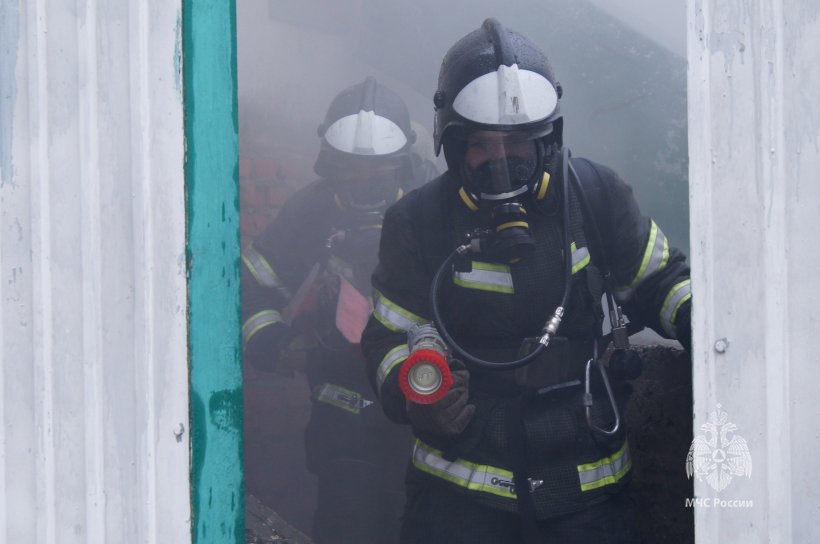 На учебном пожарно-спасательном полигоне Академии в Ногинске завершились практические занятия у девушек 2 и 3 курсов факультета пожарной и техносферной безопасности.