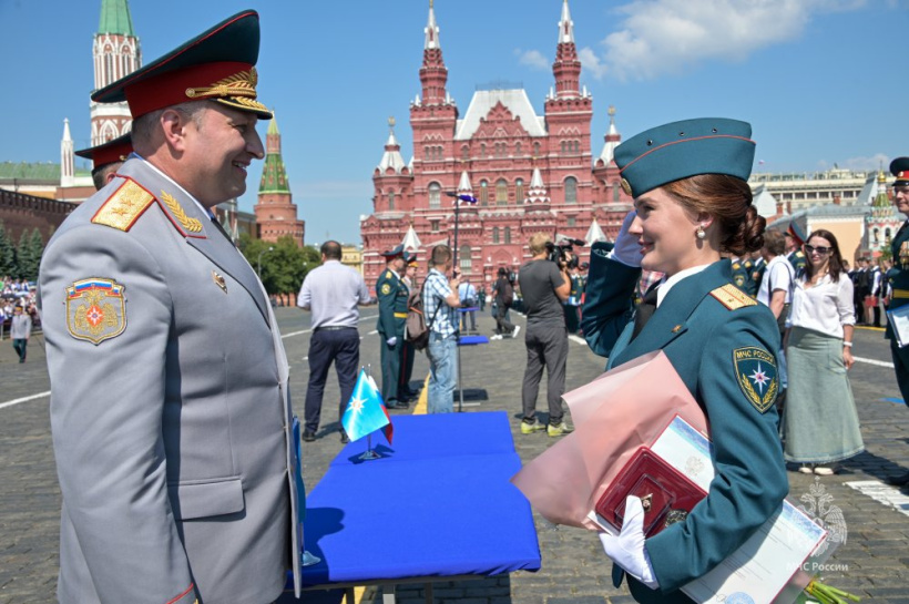 На Красной площади состоялся выпуск молодых специалистов