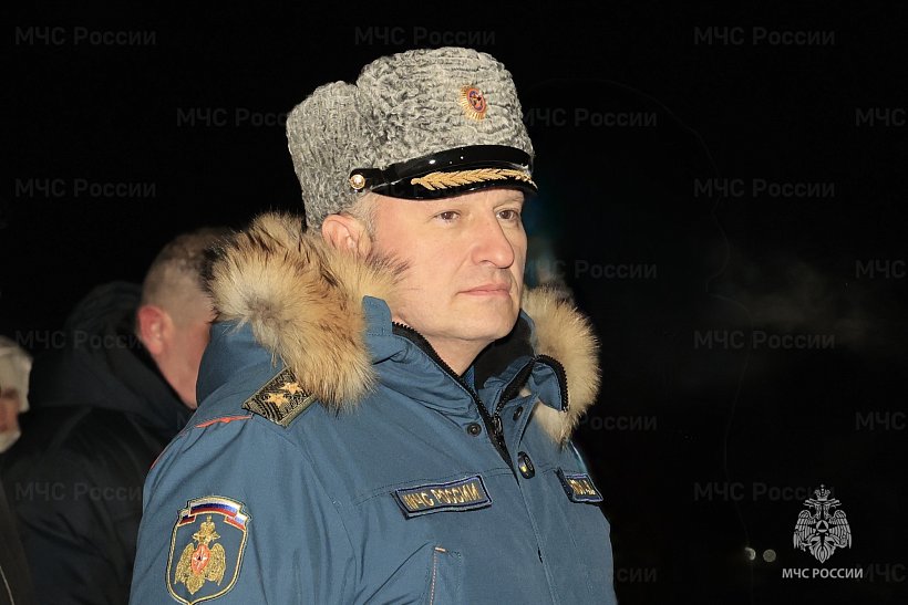 Александр Куренков дал старт арктической экспедиции МЧС России - эстафете памяти в Мурманске
